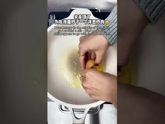 Nudles tức thời và hương vị súp vàng của vermicelli