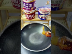 Trọng lượng ròng 208g mì Trung Quốc nhanh và vermicelli với một quả trứng toàn bộ vị mì ốc.