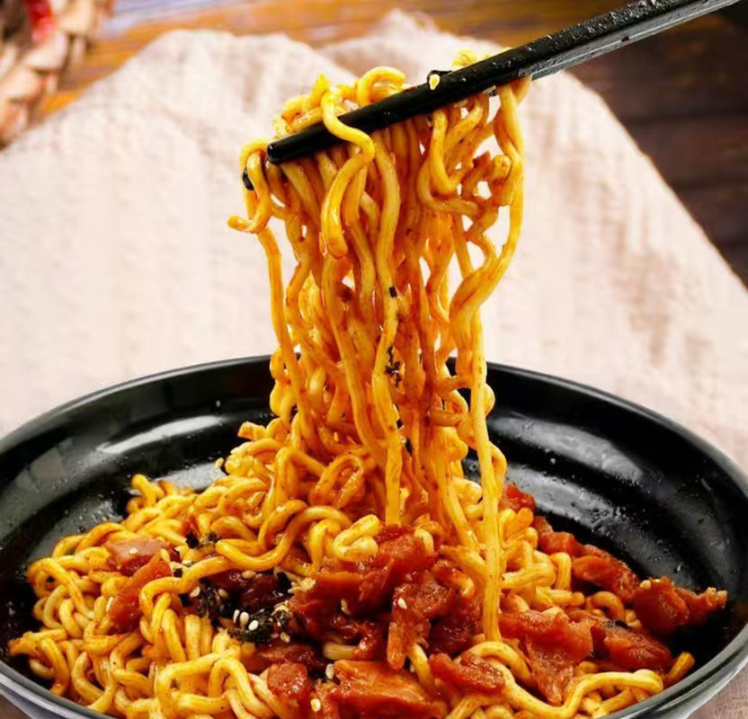 Nudles tức thời Hàn Quốc với hương vị gà nóng OEM Nudles gà Hàn Quốc