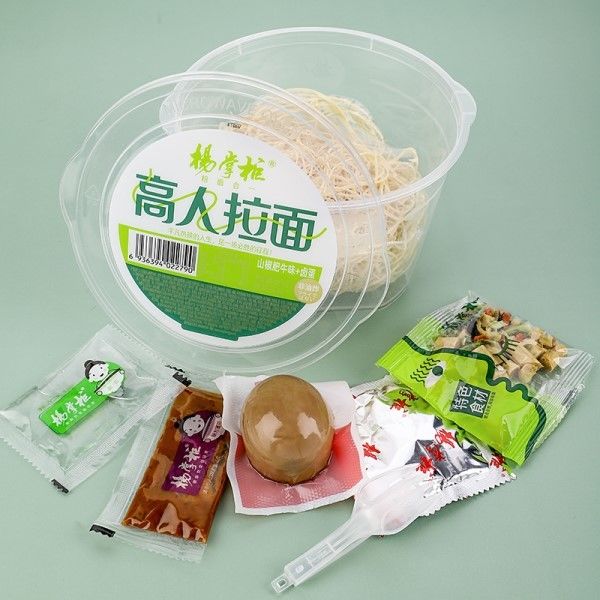 Nudles không nướng thịt bò cay Cup Nudles tức thời với hương vị thịt bò cay từ Trung Quốc